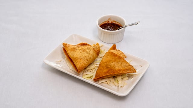 Chicken Samosa (2 pcs).